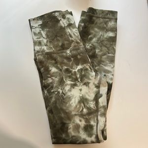 Size 4, lululemon Align pant 25 inch